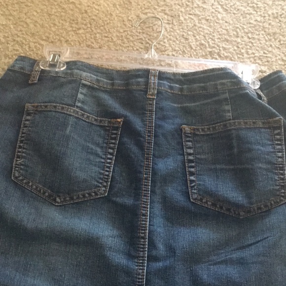 Women denim skirt - Picture 5 of 6